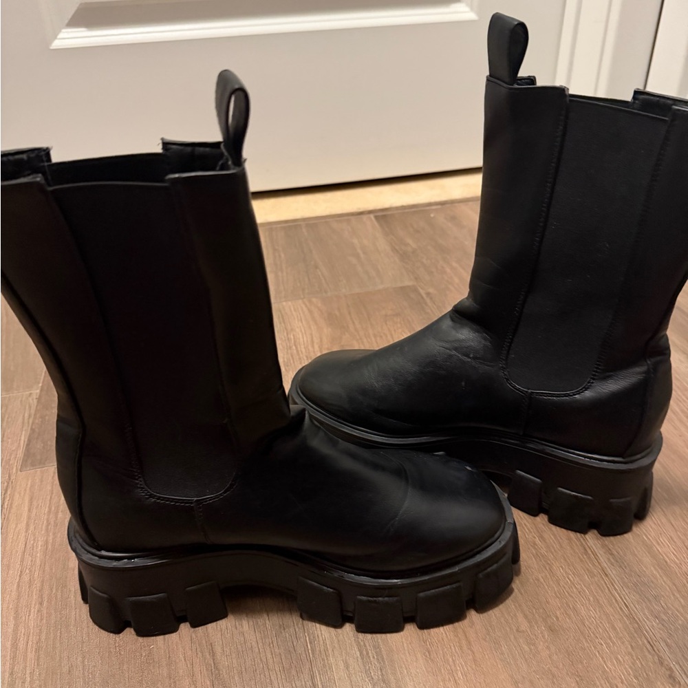 Black Chunky Platform Boots - Picture 3 of 4